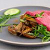 Lunchgerecht: Oesterzwam-gyros met pitabrood