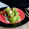 Edamame falafel met salade of in een wrap