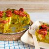 Vegan kikkererwtenmeel-quiche met broccoli en tomaat