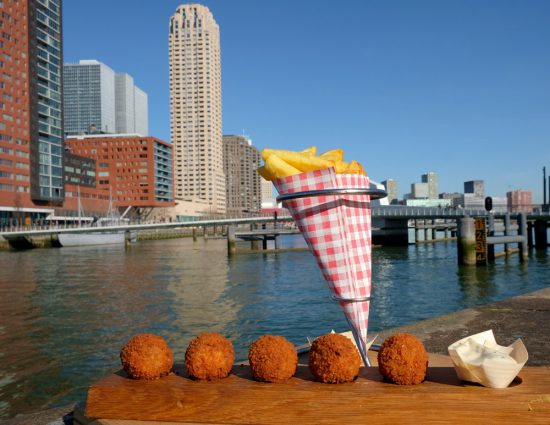 Frietje met een view tijdens je stedentrip Rotterdam. Stedentrip Rotterdam, duurzaam, winkels, restaurants, hotspots, adresjes