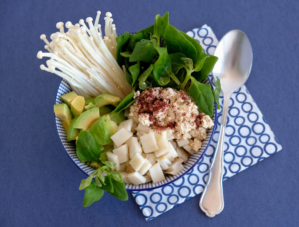 Poké bowl met aardpeer, enoki, Nieuw-Zeelandse spinazie en méér!