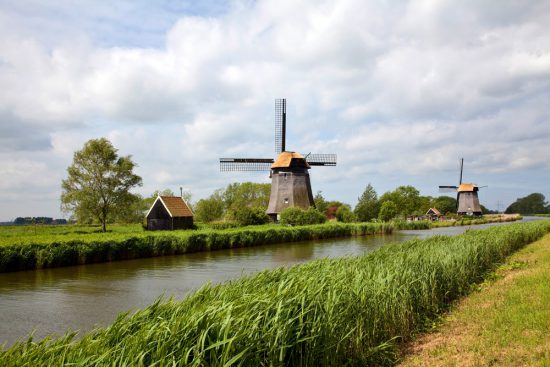 Molens in De Schermer in de polders van Noord-Holland, Nederland