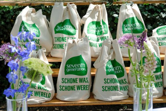 De schoonmaakproducten van Seventh Generation van Unilever bevatten tot 87% plantaardige ingredienten, goodiebag met ecologische schoonmaakmiddelen