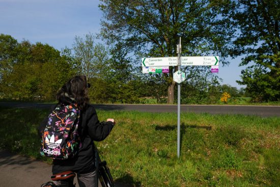 De Vechtdalroute staat overal goed aangegeven. Fietsen door het Vechtdal van Duitsland naar Nederland, fietsvakantie