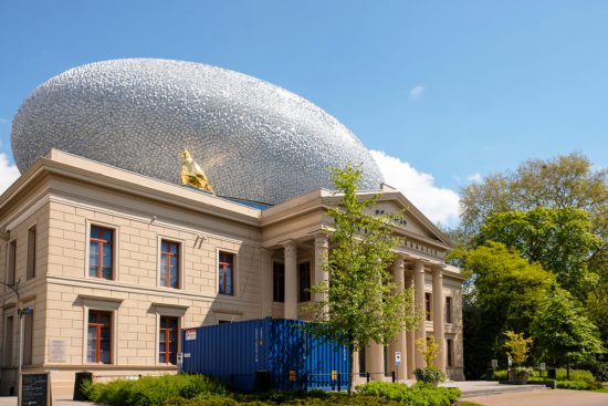 Museum De Fundatie in Zwolle. Fietsen door het Vechtdal van Duitsland naar Nederland, fietsvakantie