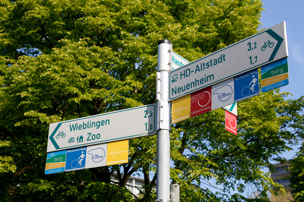 De Bergstrasse fietsroute staat ook op borden goed aangegeven. Fietsvakantie Die Bergstrass, Heidelberg, Duitsland, fiets, fietsroute, rondreis, standplaats