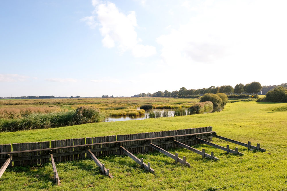 Uitzicht over Schokland en de Noordoostpolder. Wandelen in Flevoland