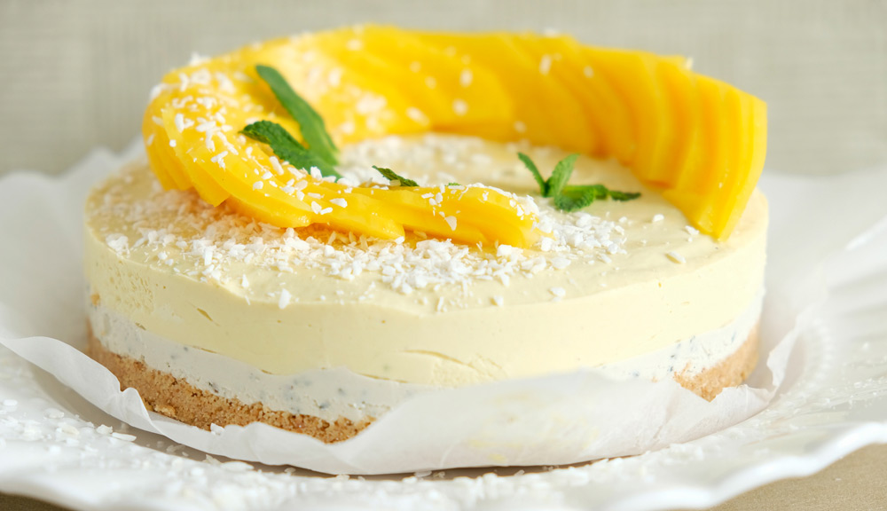 Geen ei of melkproducten nodig voor deze mango-munt cheesecake. no bake vegan munt-mango cheesecake met kokos, taart, veganistisch, plantaardig