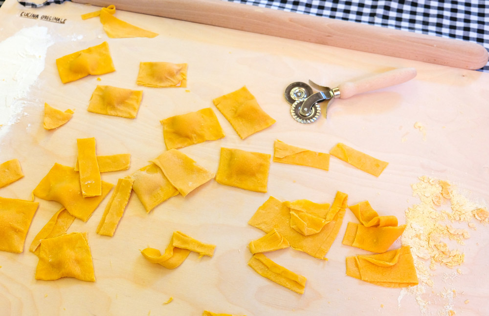 De ravioli horen allemaal dezelfde vorm te hebben... Zelf pasta maken tijdens het Little Italy evenement in Amsterdam