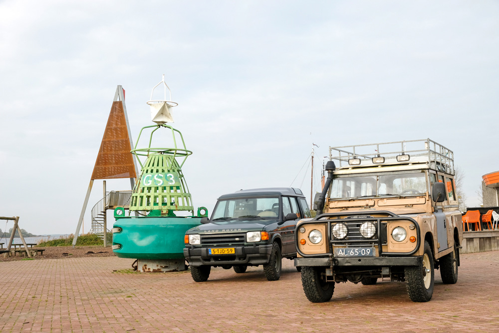 Met een jeep Nationaal Park Lauwersmeer verkennen. Waddenkust rondreis, Groningen, Friesland