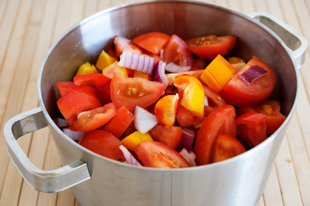 Ingrediënten voor zelfgemaakte ketchup. Vegan prep box van Boerschappen ism Home Made Chefs