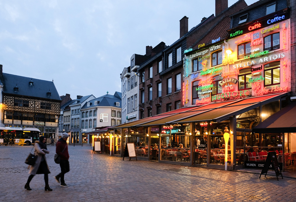 Veel weduwen hadden vroeger een café in Hasselt. Stedentrip Hasselt, Belgie, hotspots, wandelingen, winkels, winkelen, tips, wandelen