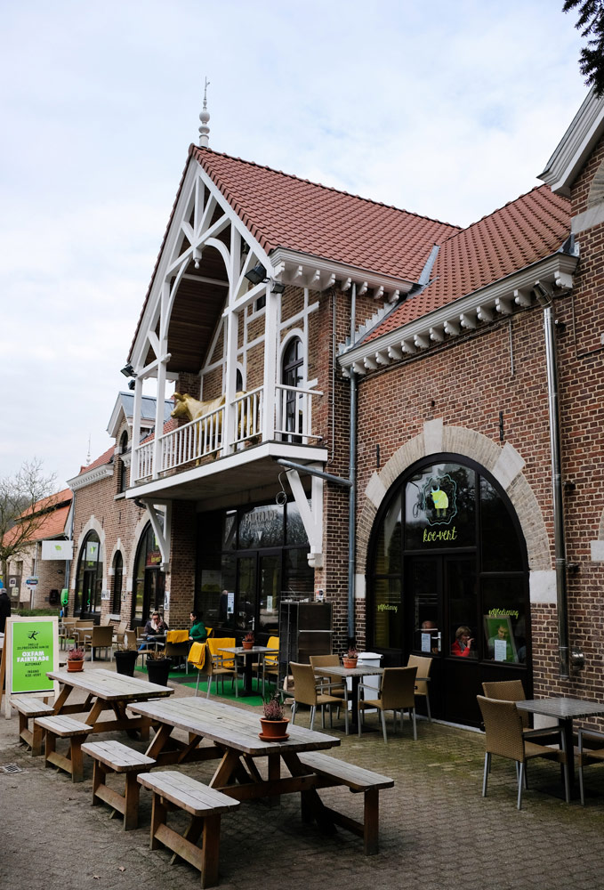 Zonnetje erbij? Dan kies je voor het terras van restaurant Koe-vertStedentrip Hasselt, Belgie, hotspots, wandelingen, winkels, winkelen, tips, wandelen