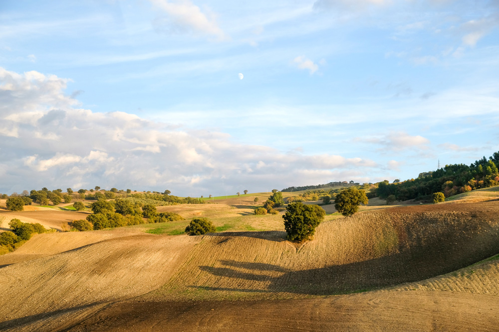 Het glooiende landschap van Molise, Italië . Molise, Italie, duurzame rondreis in een ontontdekte regio. Moleasy