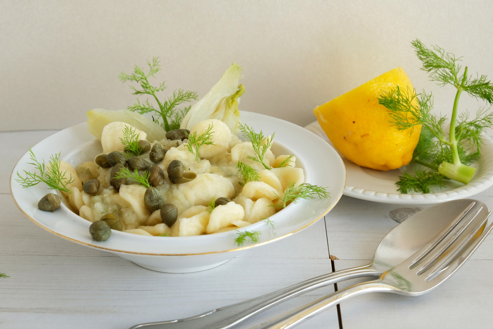 Lichte lunch: pasta met venkelsaus en kappertjes, recept, vegan, veganistisch