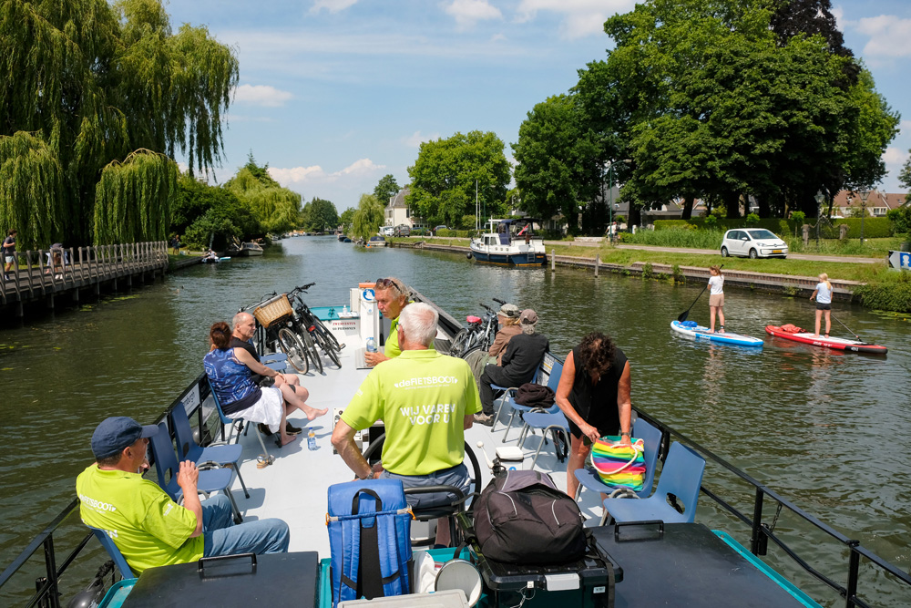 SUPPEN is erg populair op de Vecht. De Fietsboot vaart over de Vecht op het stuk tussen Nieuwersluis en Oud-Zuilen met stops in Breukelen en Maarssen