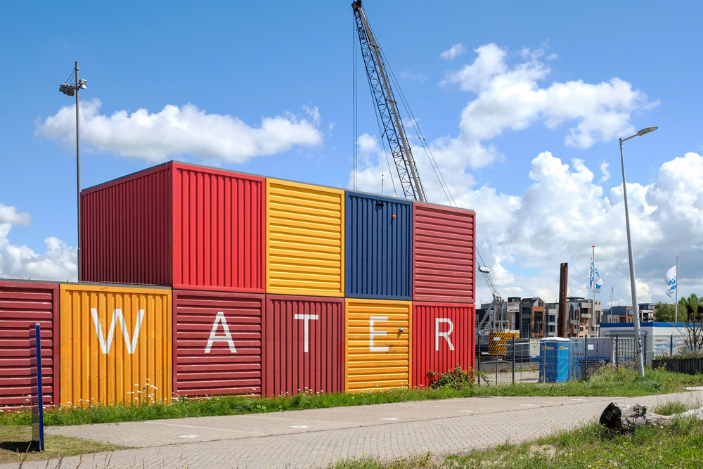 Leuk, die containers met WATER erop.. Wandelroute Amsterdam-Noord, wandelen, duurzaam