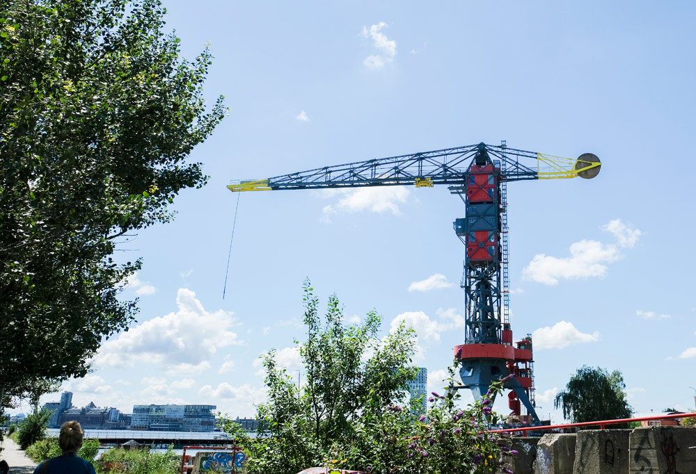 Slapen op hoog niveau in het Faralda Crane Hotel. Wandelroute Amsterdam-Noord, wandelen, duurzaam